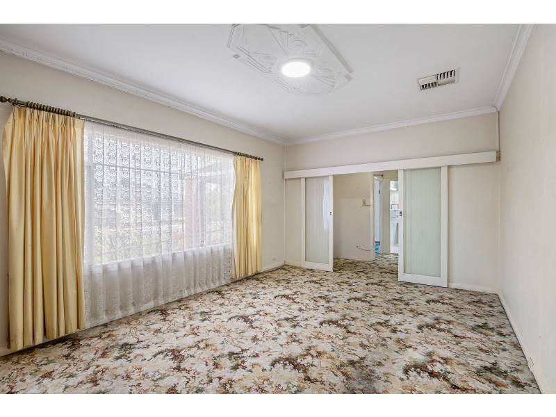 2 Raymond Avenue, Seaton SA 5023