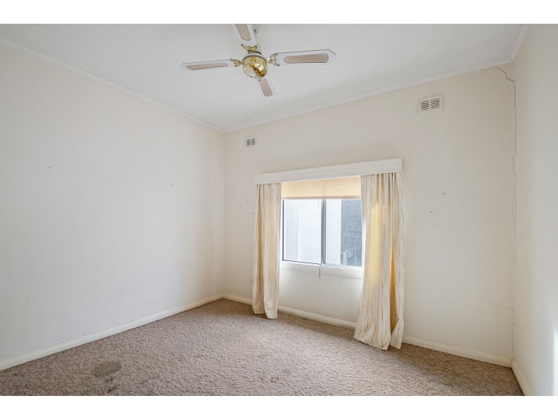 2 Raymond Avenue, Seaton SA 5023