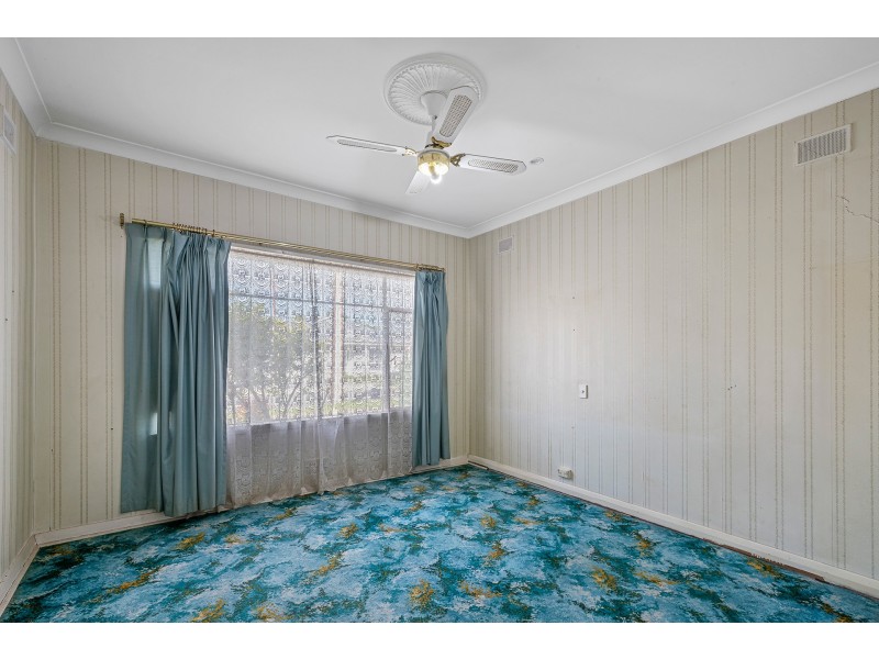 2 Raymond Avenue, Seaton SA 5023