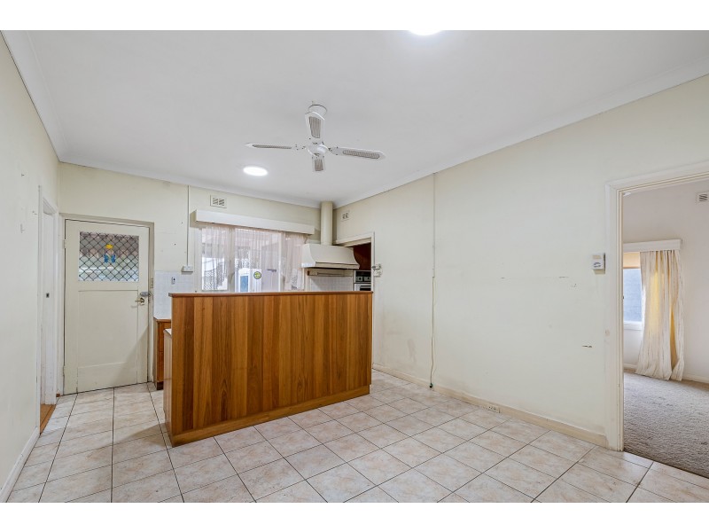 2 Raymond Avenue, Seaton SA 5023