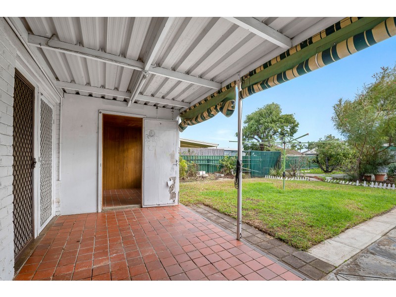 2 Raymond Avenue, Seaton SA 5023