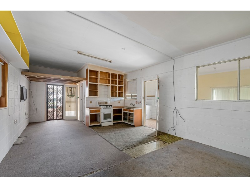 2 Raymond Avenue, Seaton SA 5023
