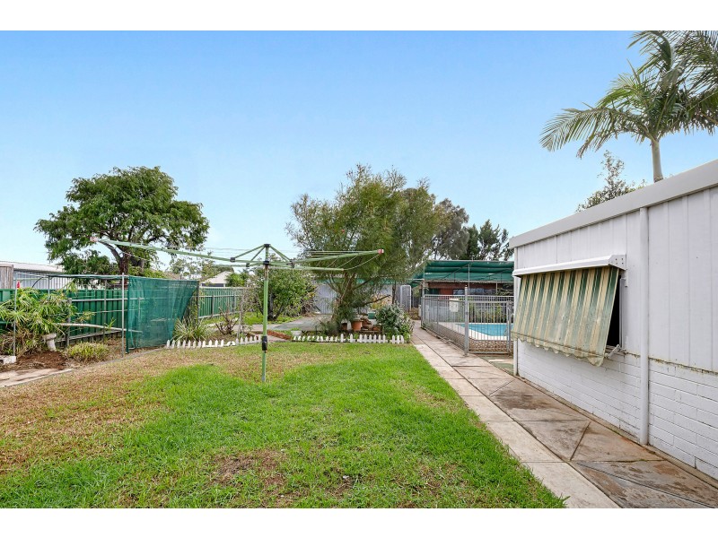2 Raymond Avenue, Seaton SA 5023