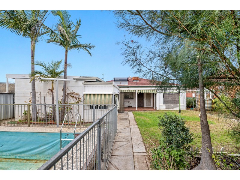 2 Raymond Avenue, Seaton SA 5023