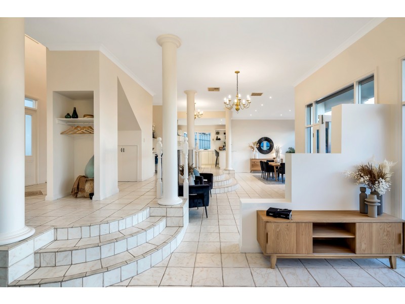 6 Albatross Walk, Hallett Cove SA 5158