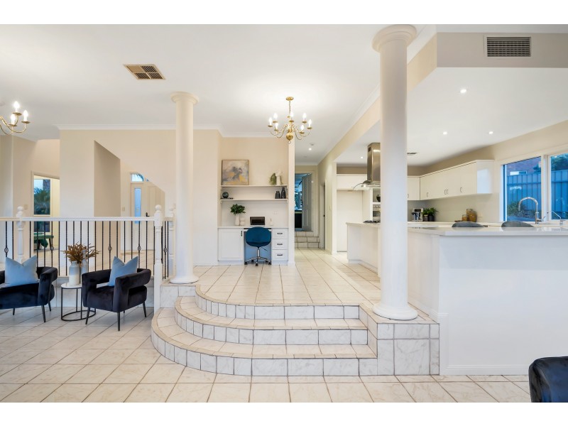 6 Albatross Walk, Hallett Cove SA 5158