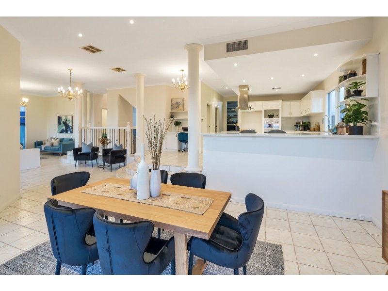 6 Albatross Walk, Hallett Cove SA 5158