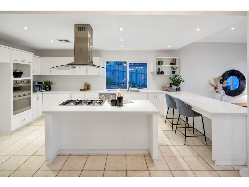 6 Albatross Walk, Hallett Cove SA 5158