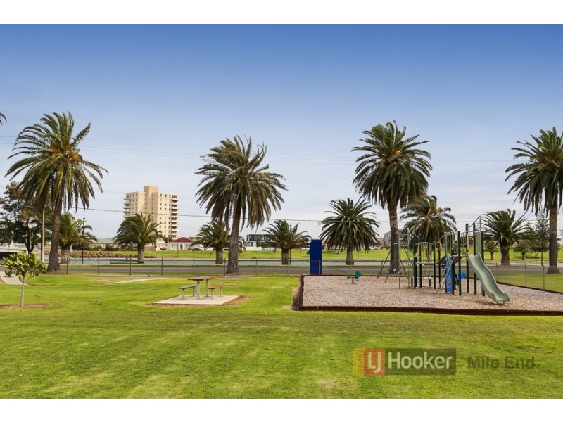 1/8 MacFarlane Street, Glenelg North SA 5045