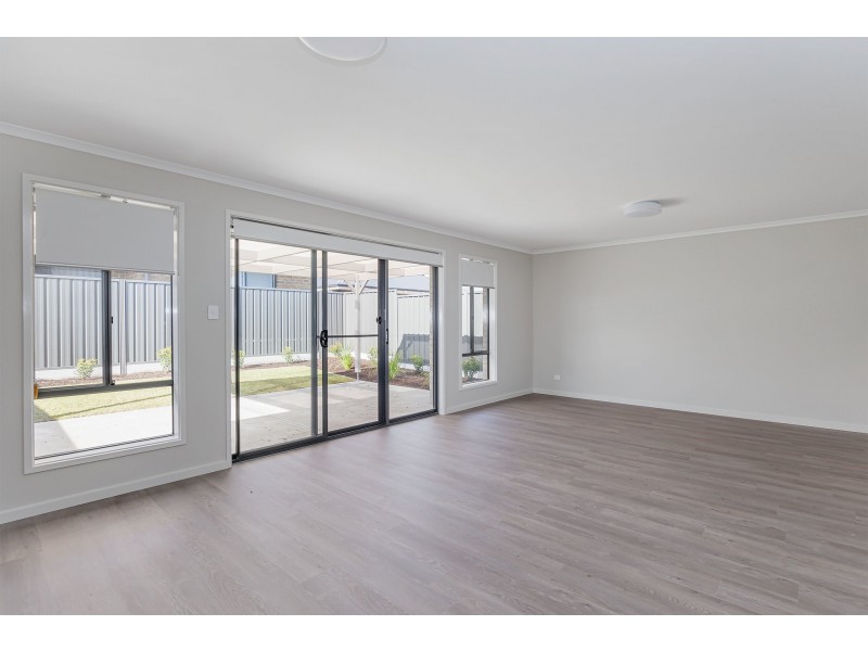 44 Oceanic Circuit, North Haven SA 5018