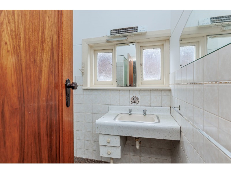 5 Olveston Avenue, Beverley SA 5009