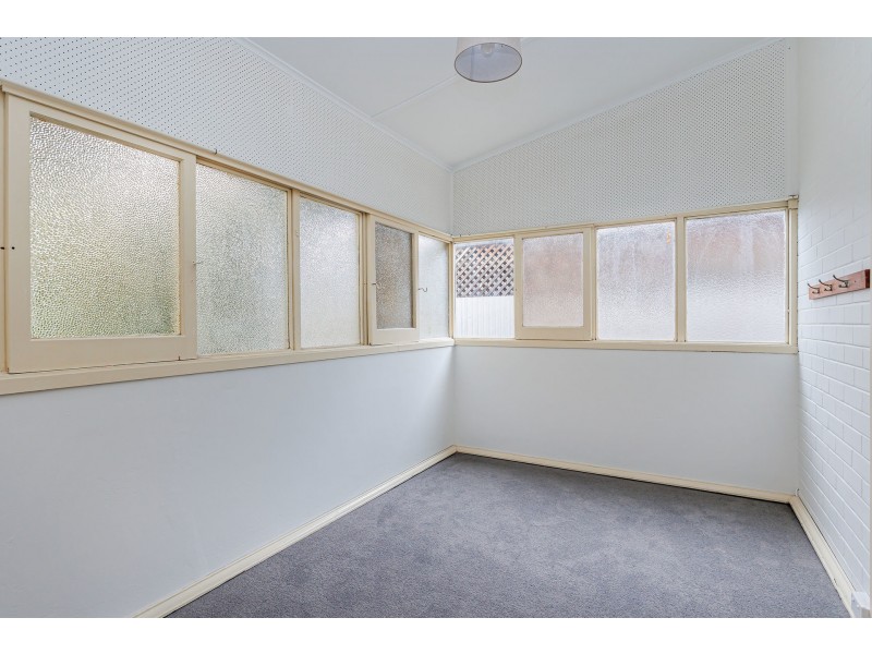 5 Olveston Avenue, Beverley SA 5009