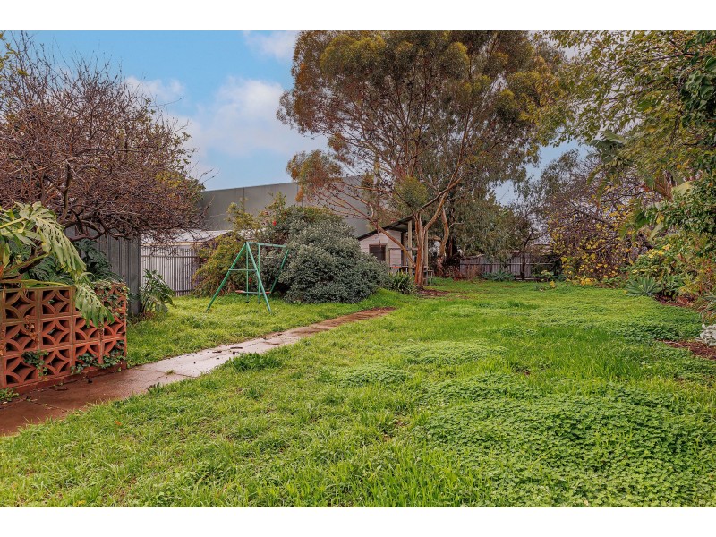5 Olveston Avenue, Beverley SA 5009