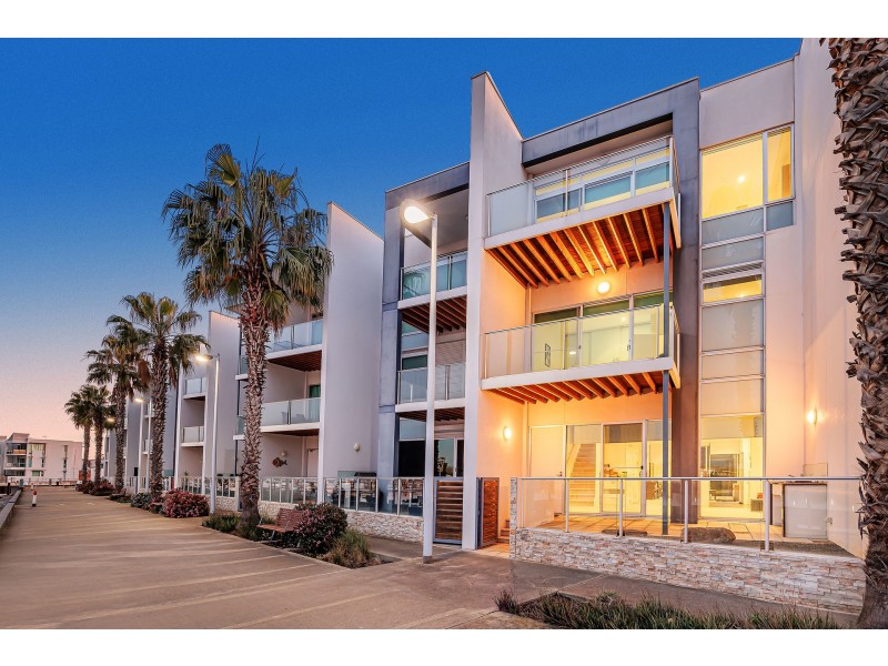 19 Karka Cove, New Port SA 5015