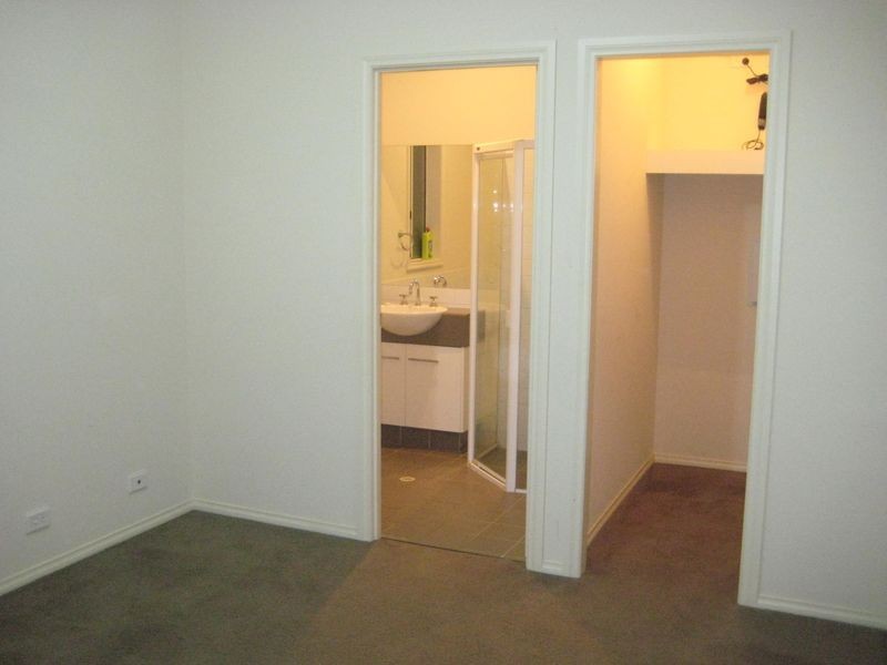 27 Sanctuary Drive, Mawson Lakes SA 5095