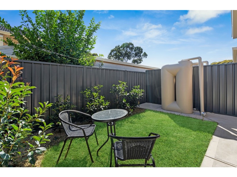 17 Victoria Way, Mansfield Park SA 5012