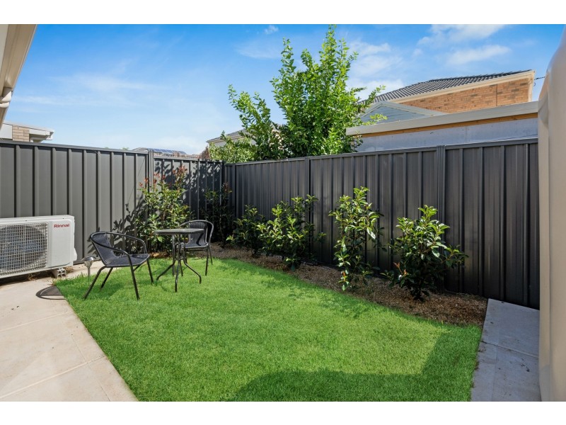 17 Victoria Way, Mansfield Park SA 5012