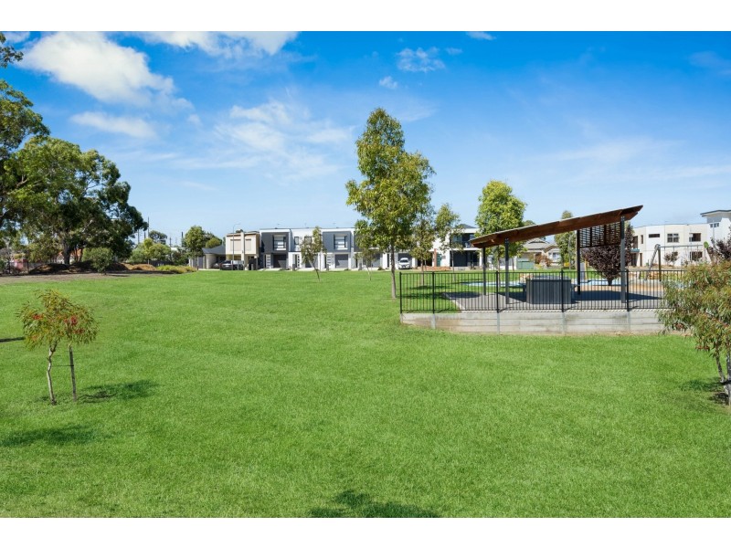 17 Victoria Way, Mansfield Park SA 5012