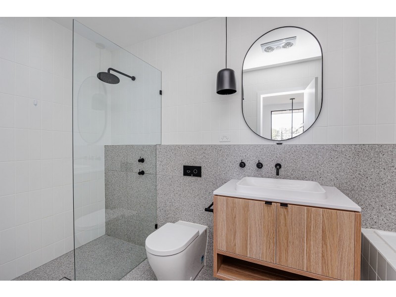 2c Galbraith Avenue, Park Holme SA 5043