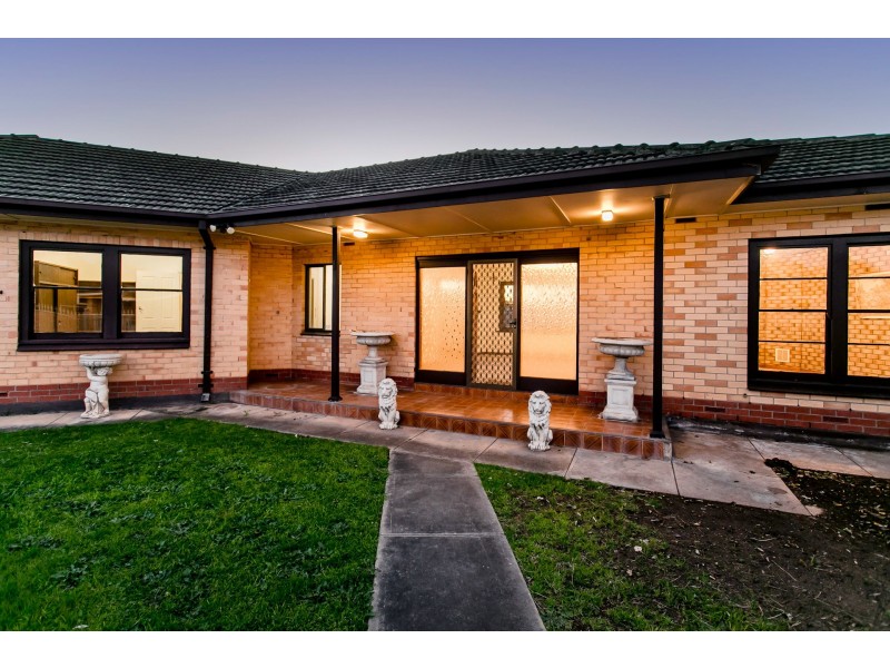 15 Stott Crescent, Brooklyn Park SA 5032