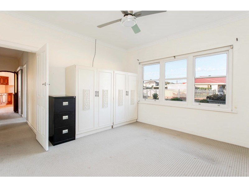 15 Stott Crescent, Brooklyn Park SA 5032