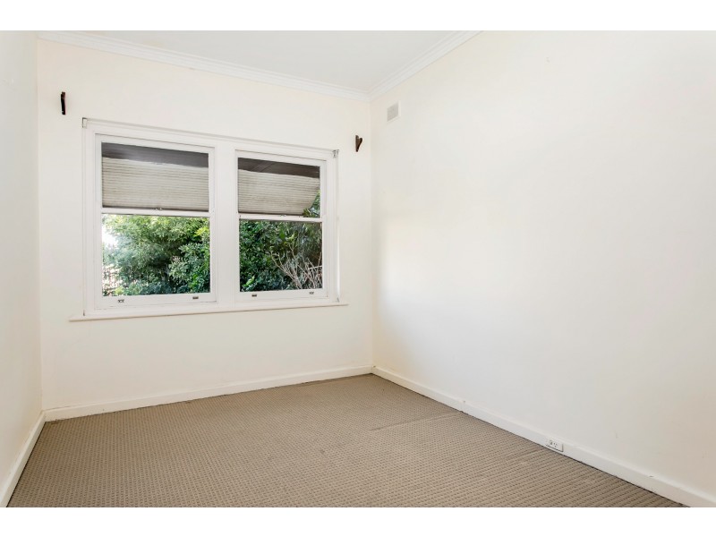 15 Stott Crescent, Brooklyn Park SA 5032