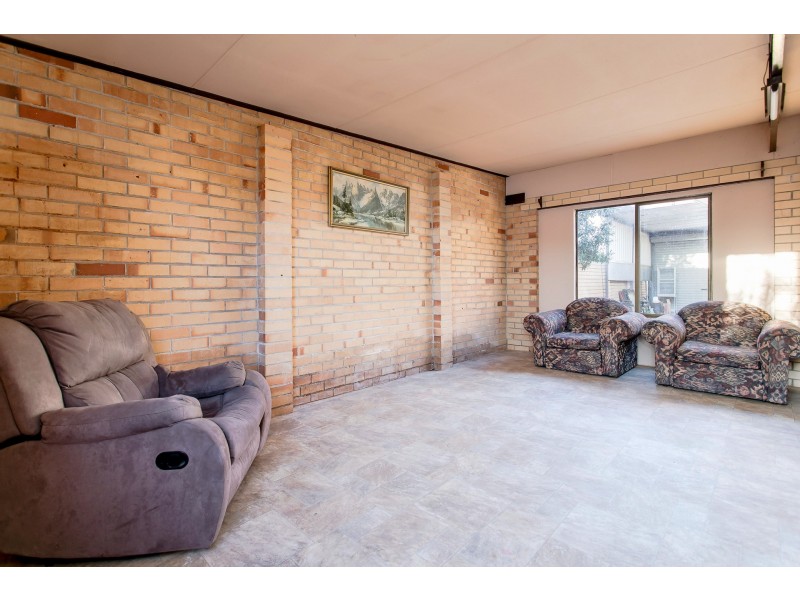 15 Stott Crescent, Brooklyn Park SA 5032