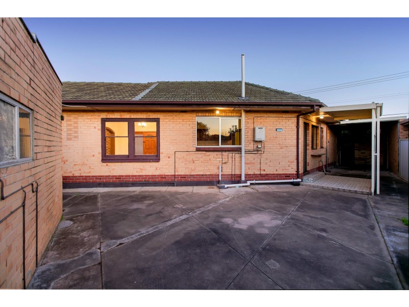 15 Stott Crescent, Brooklyn Park SA 5032