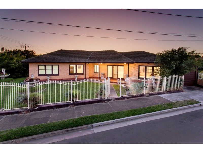 15 Stott Crescent, Brooklyn Park SA 5032