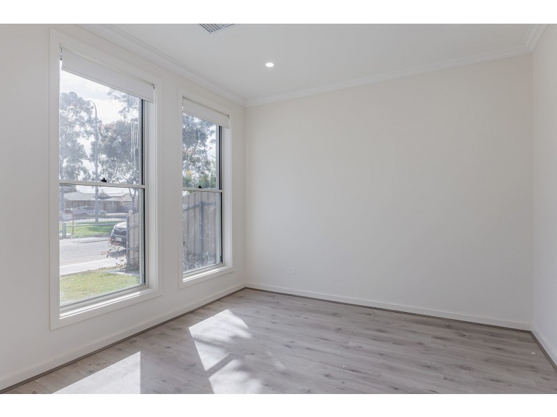 4 South Parade, Seaton SA 5023