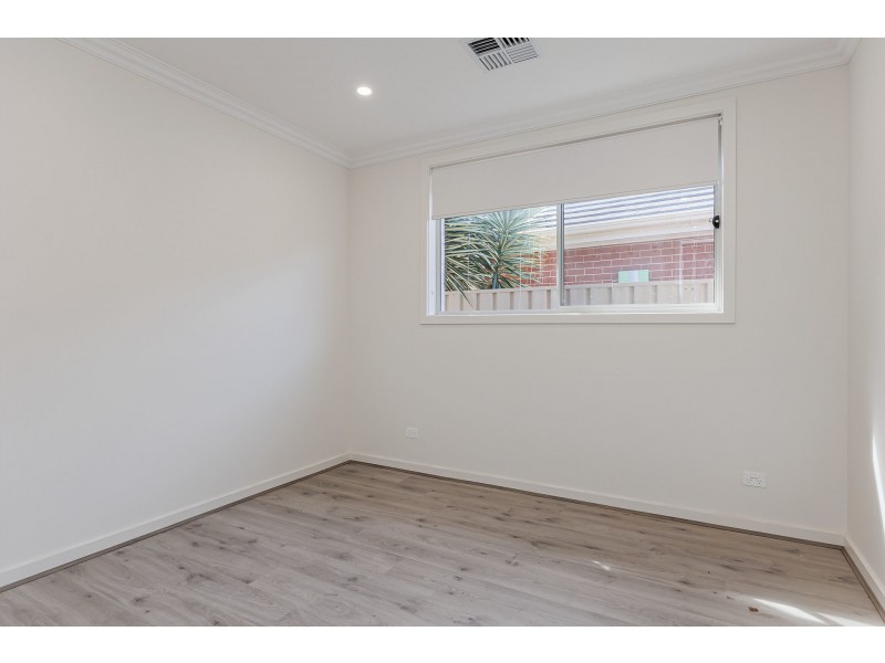 4 South Parade, Seaton SA 5023