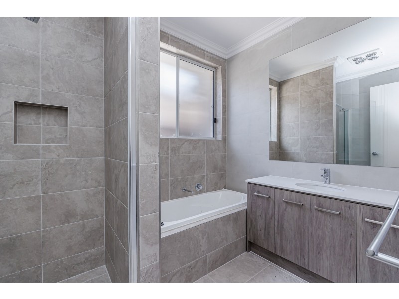 4 South Parade, Seaton SA 5023