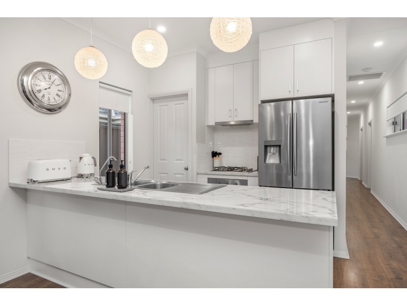 38 Lucerne Grove, Findon SA 5023