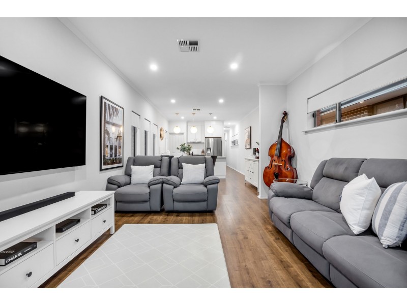 38 Lucerne Grove, Findon SA 5023
