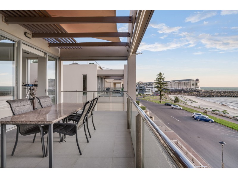 32/8-9 North Esplanade, Glenelg North SA 5045
