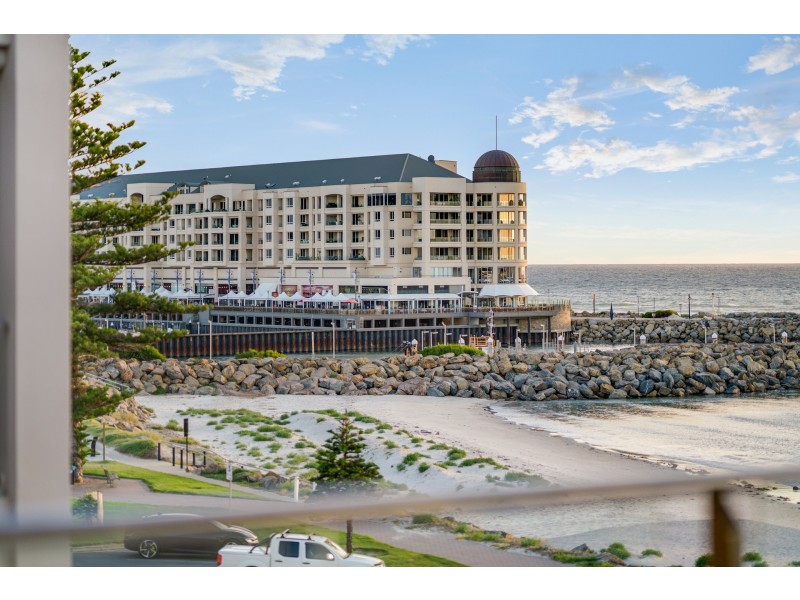 32/8-9 North Esplanade, Glenelg North SA 5045