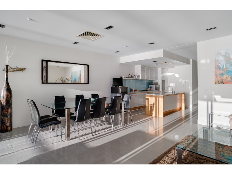 32/8-9 North Esplanade, Glenelg North SA 5045