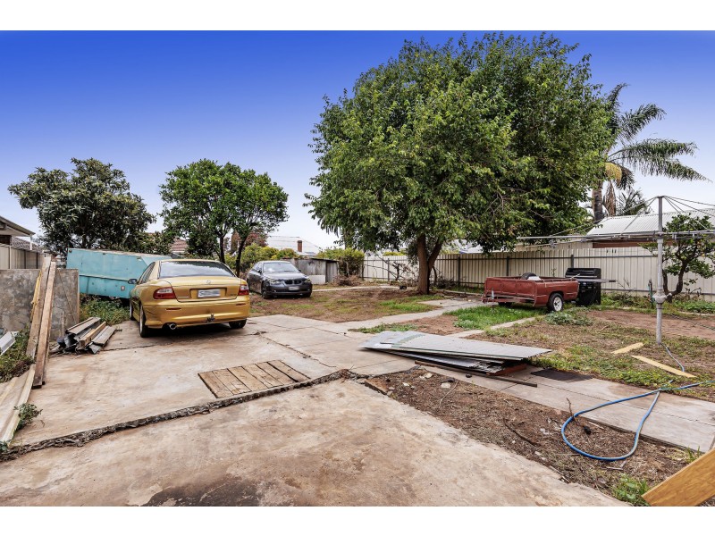 35 Wilpena Terrace, Kilkenny SA 5009