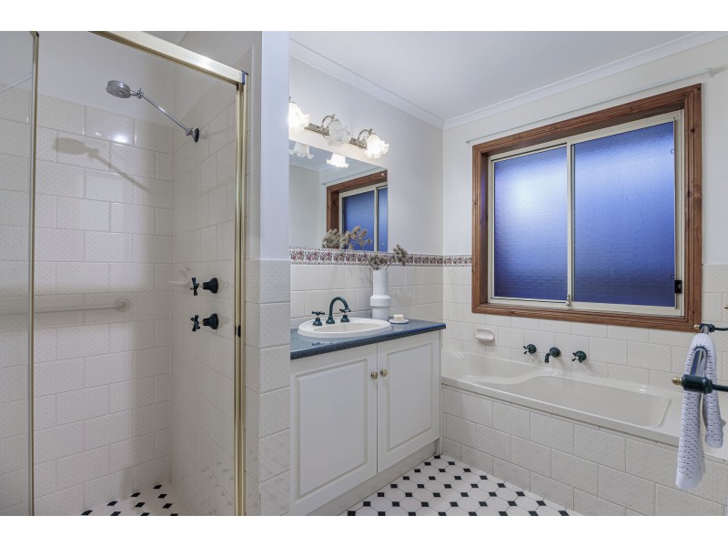 17 Baynes Court, Greenwith SA 5125