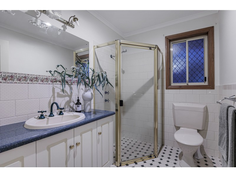 17 Baynes Court, Greenwith SA 5125