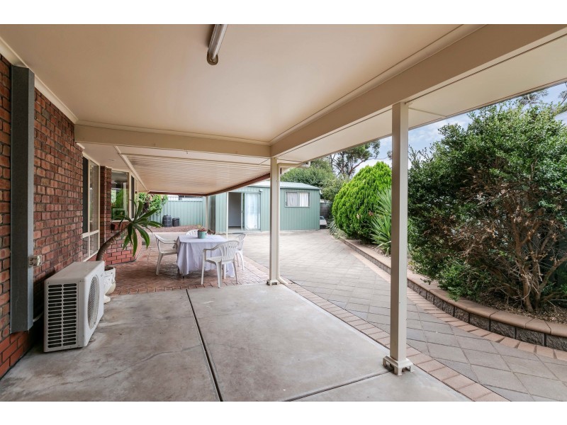 13 Holmeswood Court, Para Hills West SA 5096
