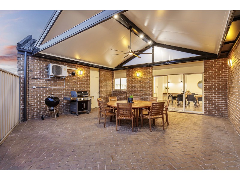 22 Phelps Court, Fulham SA 5024