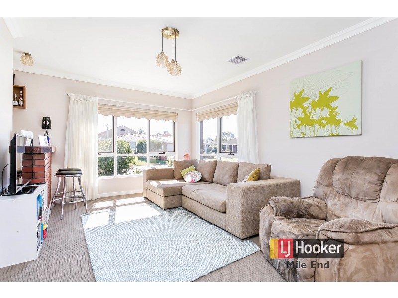 2/1 Cocos Grove, West Lakes SA 5021
