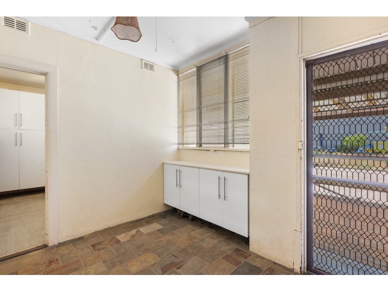 15 Ashford Road, Keswick SA 5035