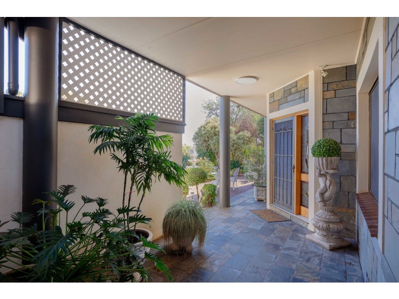 8 Frontignac Avenue, Wattle Park SA 5066