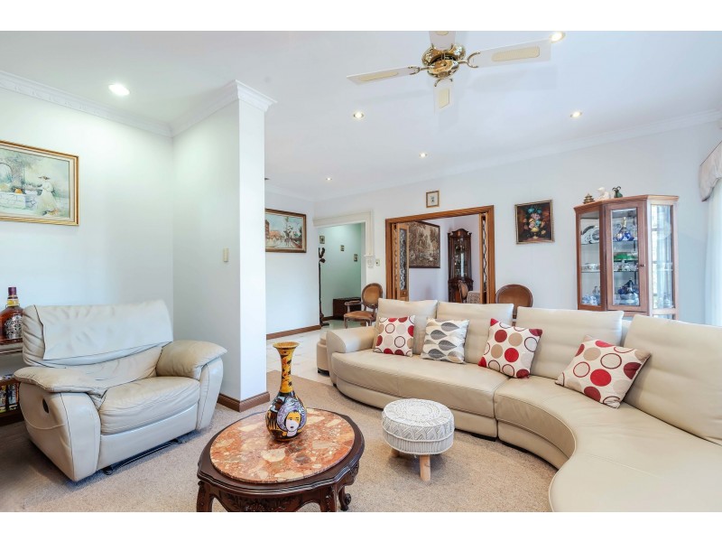8 Frontignac Avenue, Wattle Park SA 5066