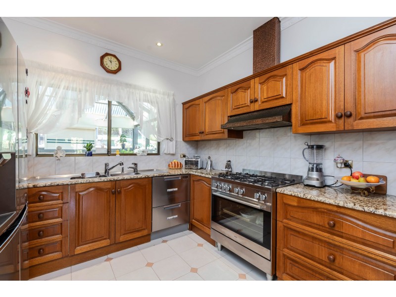 8 Frontignac Avenue, Wattle Park SA 5066