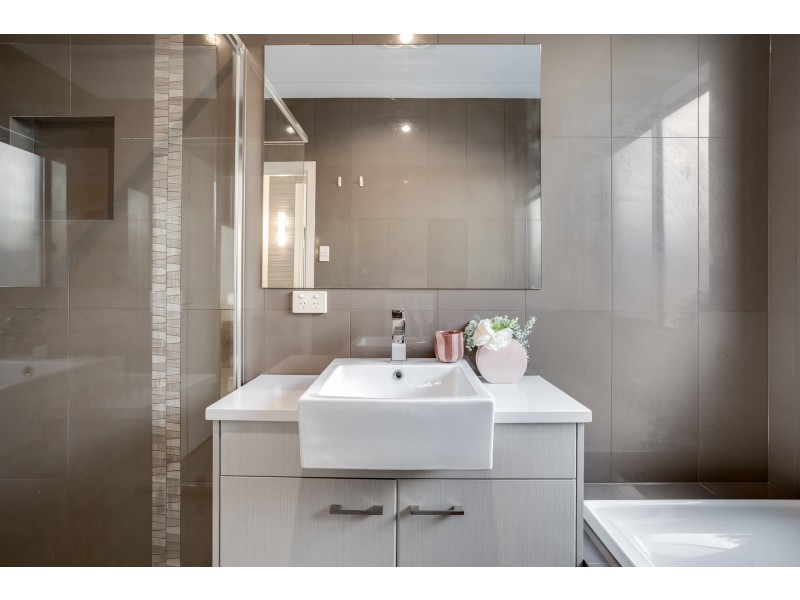 5 Blacks Road, Hillcrest SA 5086