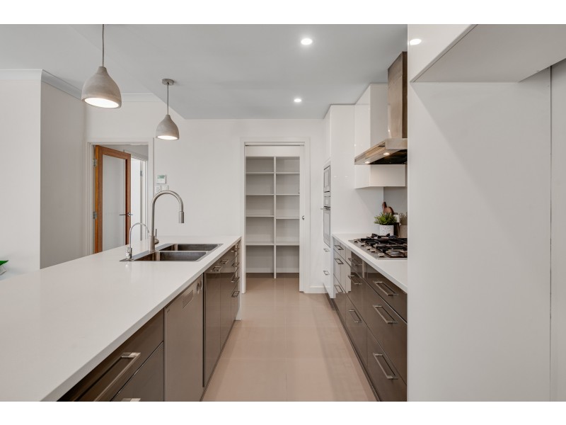 5 Blacks Road, Hillcrest SA 5086