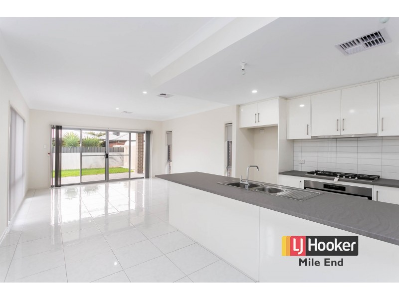 7 Burton Avenue, Park Holme SA 5043